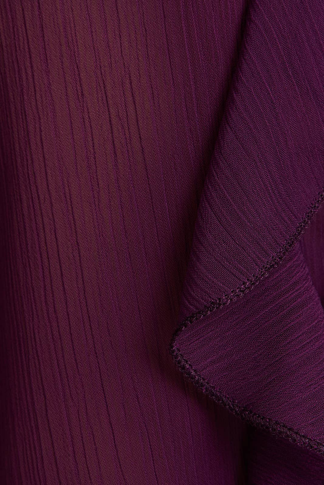 RUFFLE V-NECK LONG SLEEVE TOP