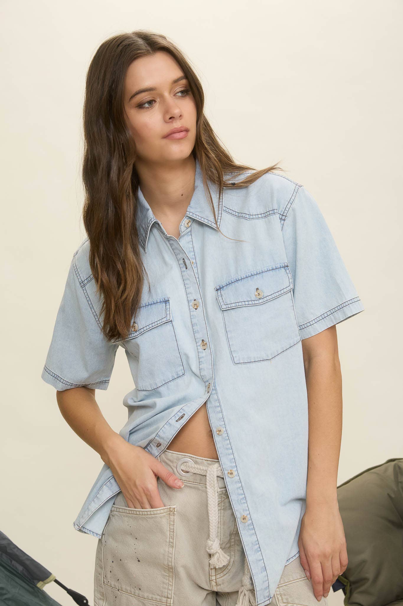 LIGHT DENIM COLLARED BUTTON DOWN SHIRT