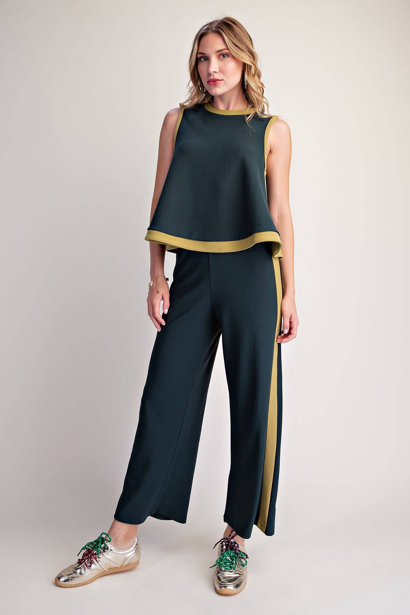 Contrast Swing Knit Pullover Top