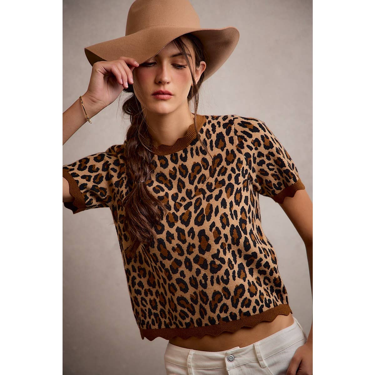 LEOPARD PRINT SHORT SLEEVES SCALLOP RIB KNIT