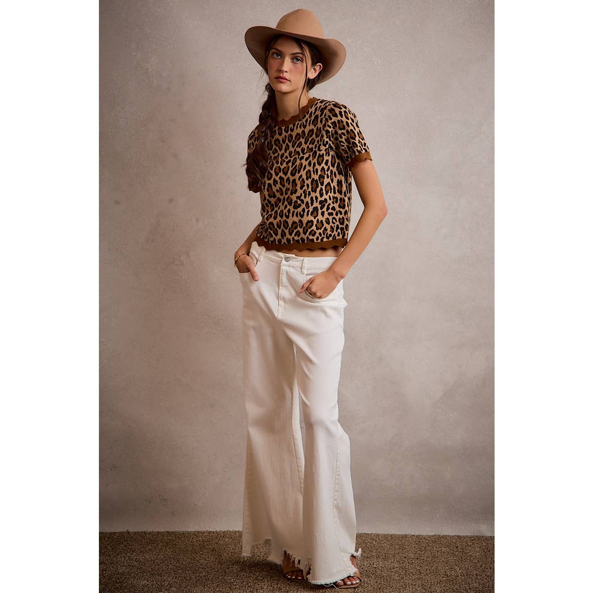 LEOPARD PRINT SHORT SLEEVES SCALLOP RIB KNIT