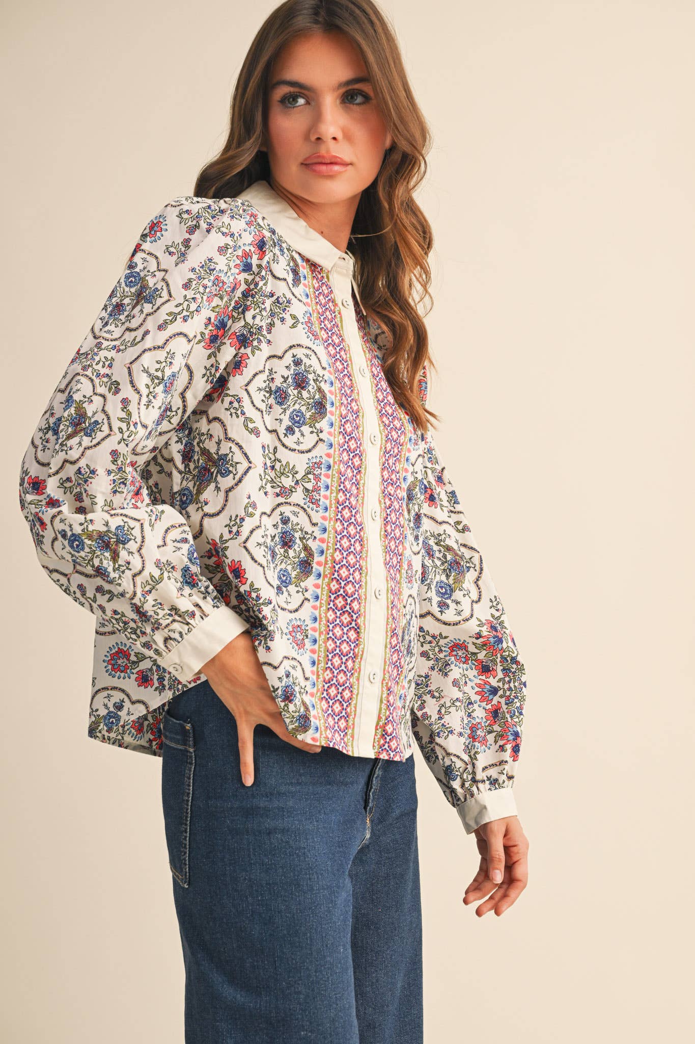 EXCLUSIVE FLORAL BORDER PRINT BUTTON UP TOP