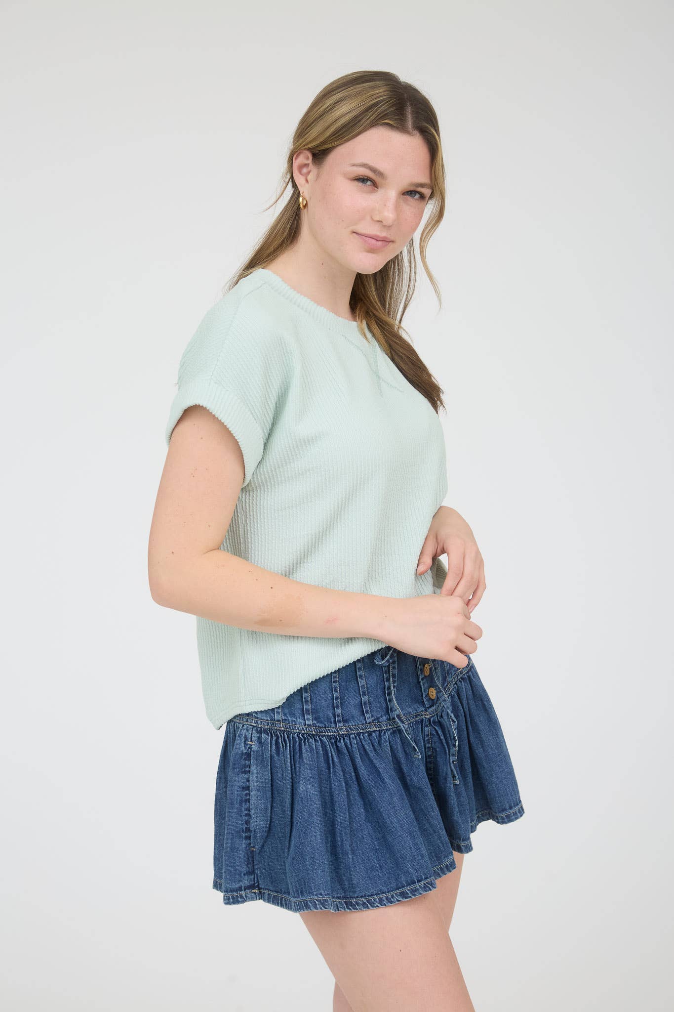 CREW NECK SHORT CUFF SLEEVE RIBBED KNIT TOP