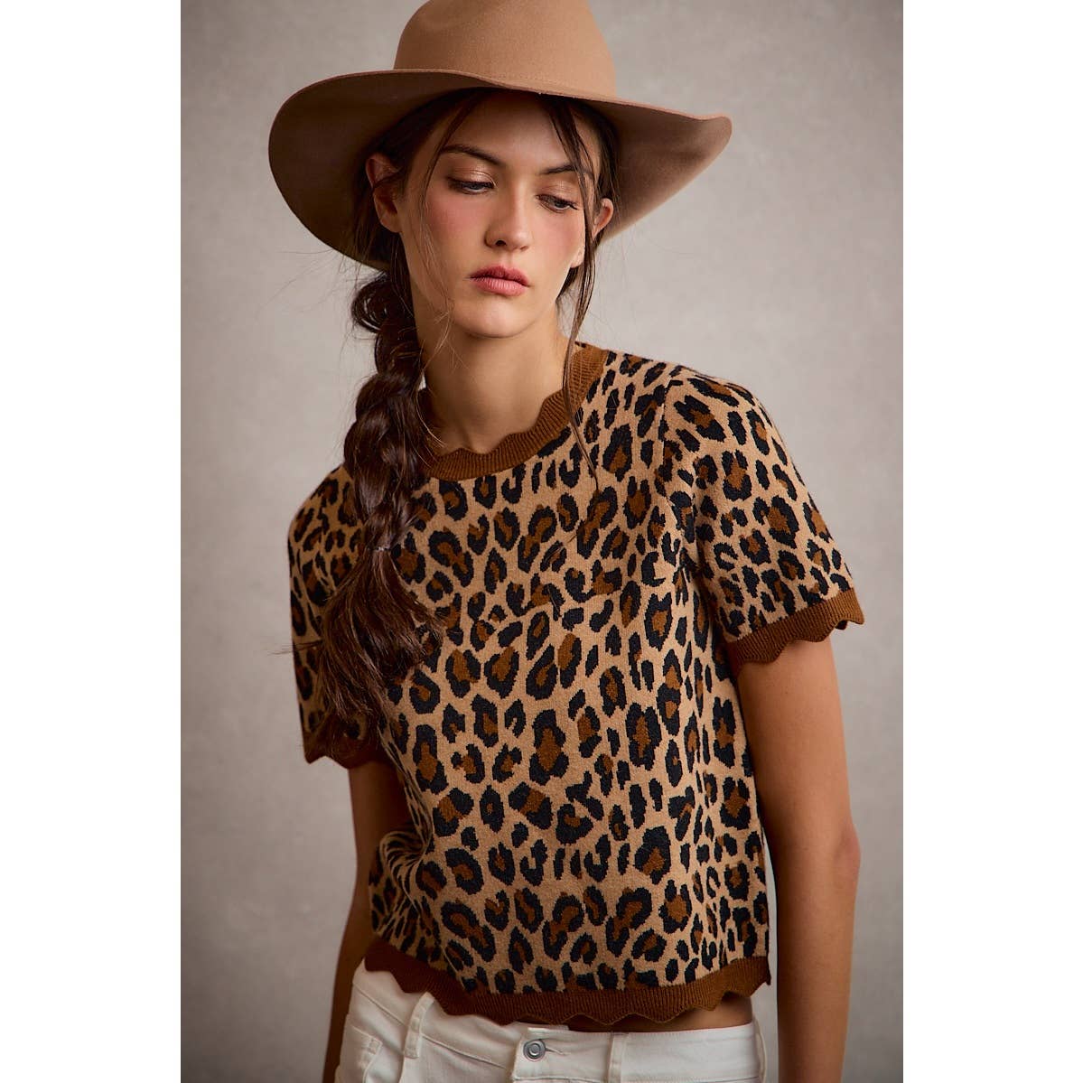 LEOPARD PRINT SHORT SLEEVES SCALLOP RIB KNIT