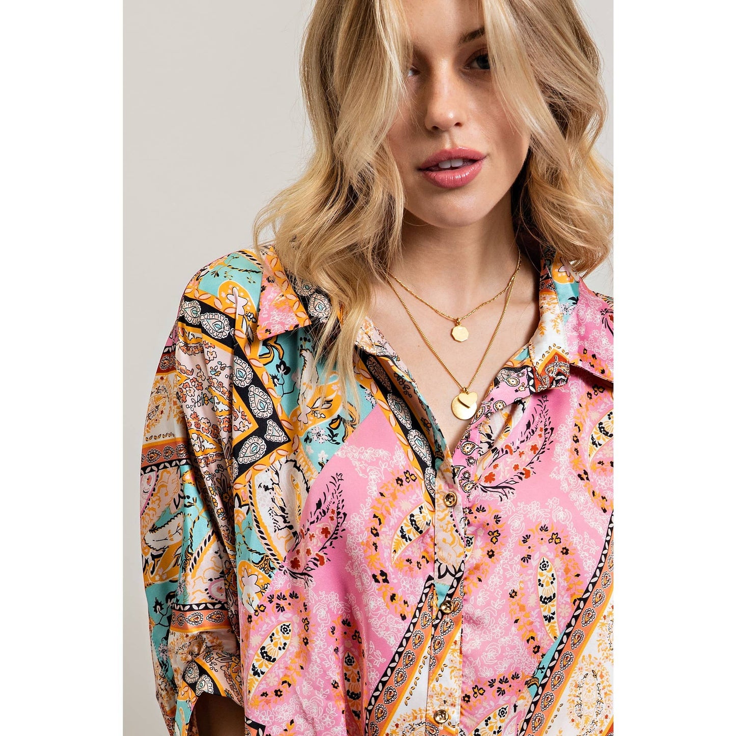 LIGHT SATIN PRINT BUTTON DOWN SHIRT