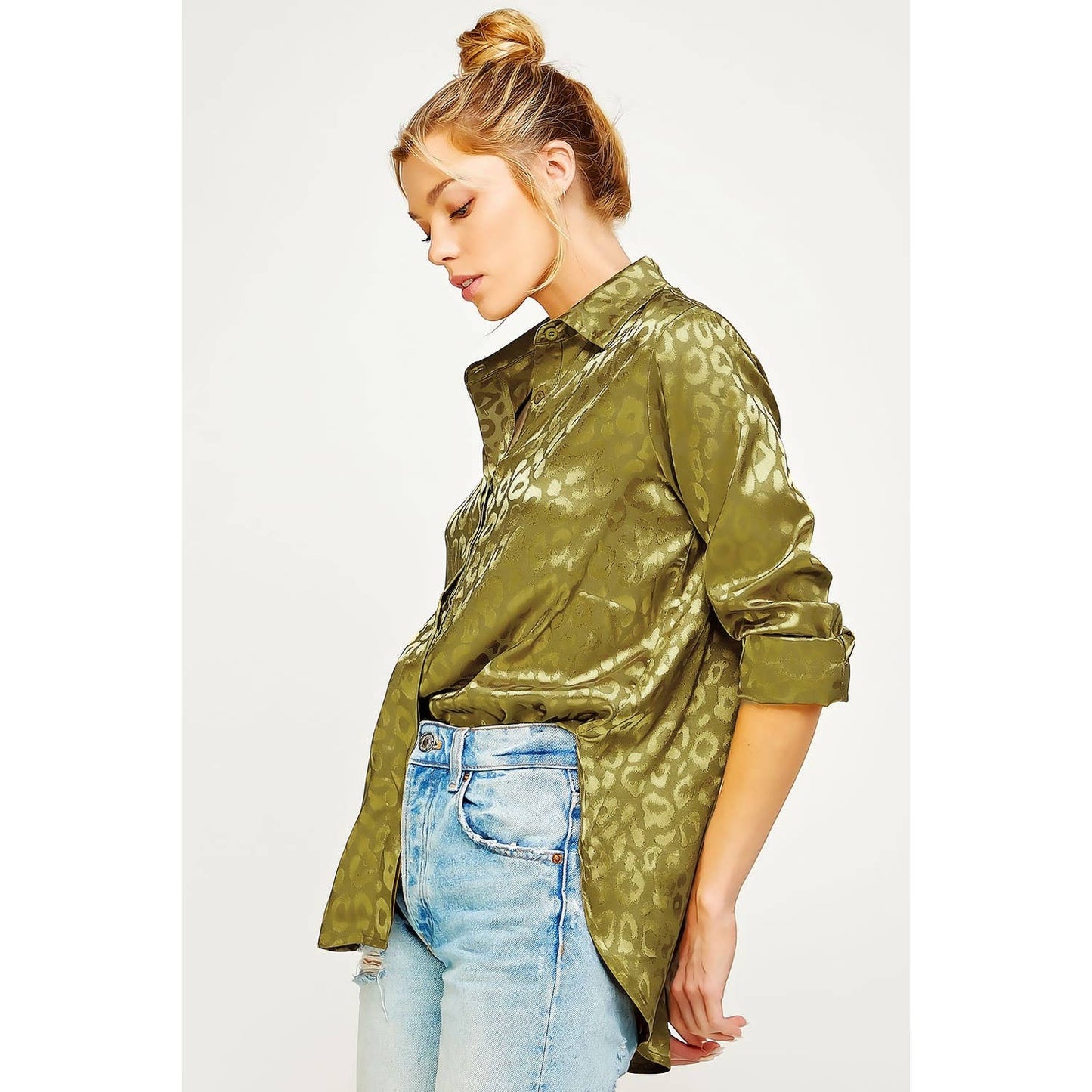 SATIN LEOPARD PRINT BUTTON DOWN TOP