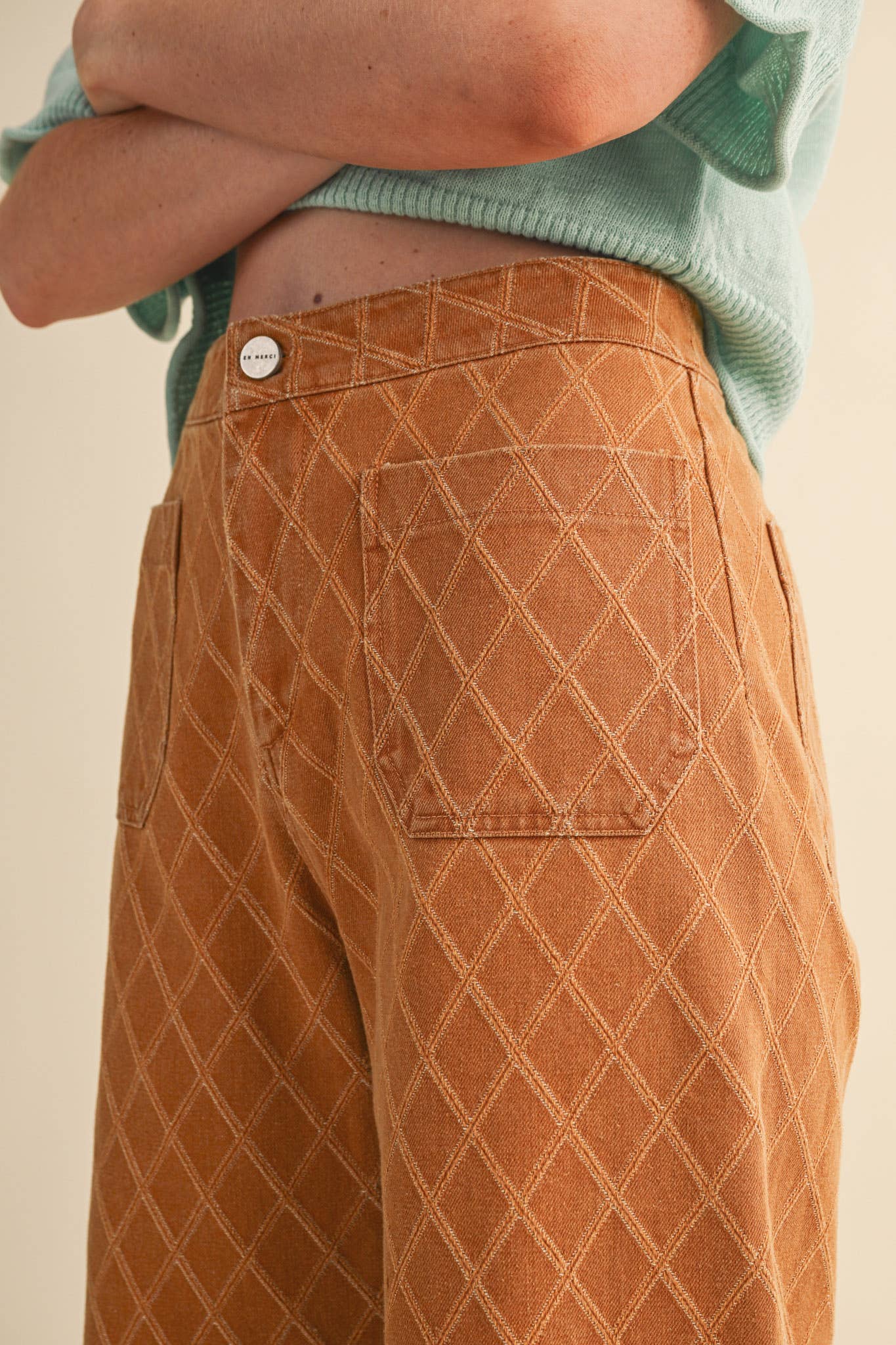 HIGH WAIST DIAMOND QUILTED TEXTURE WIDE LEG PANTS