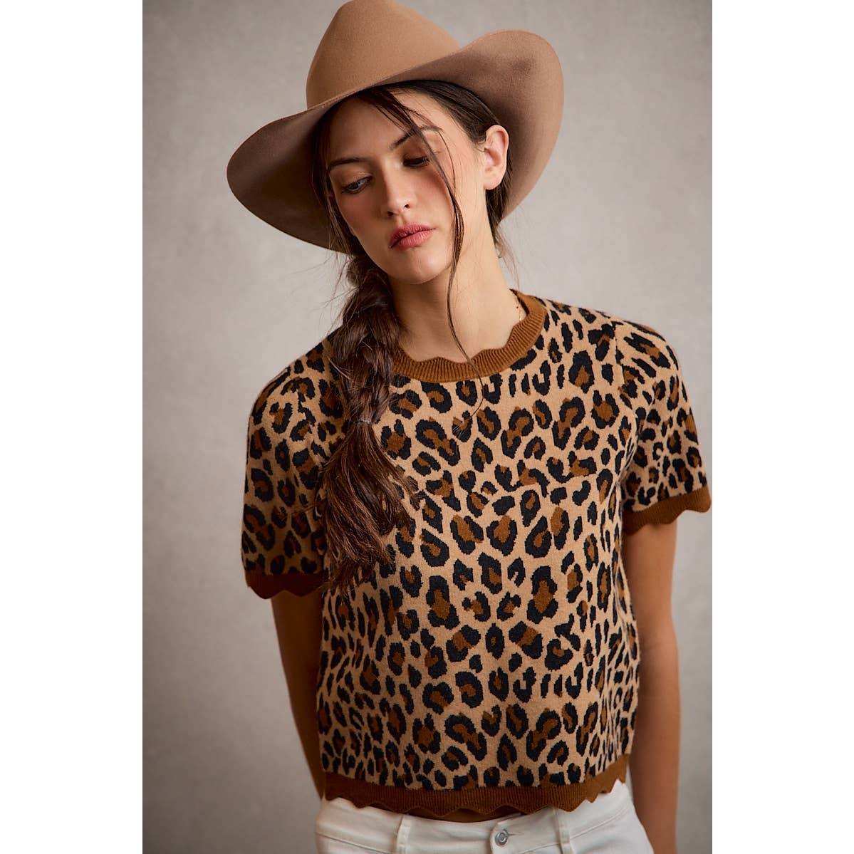 LEOPARD PRINT SHORT SLEEVES SCALLOP RIB KNIT