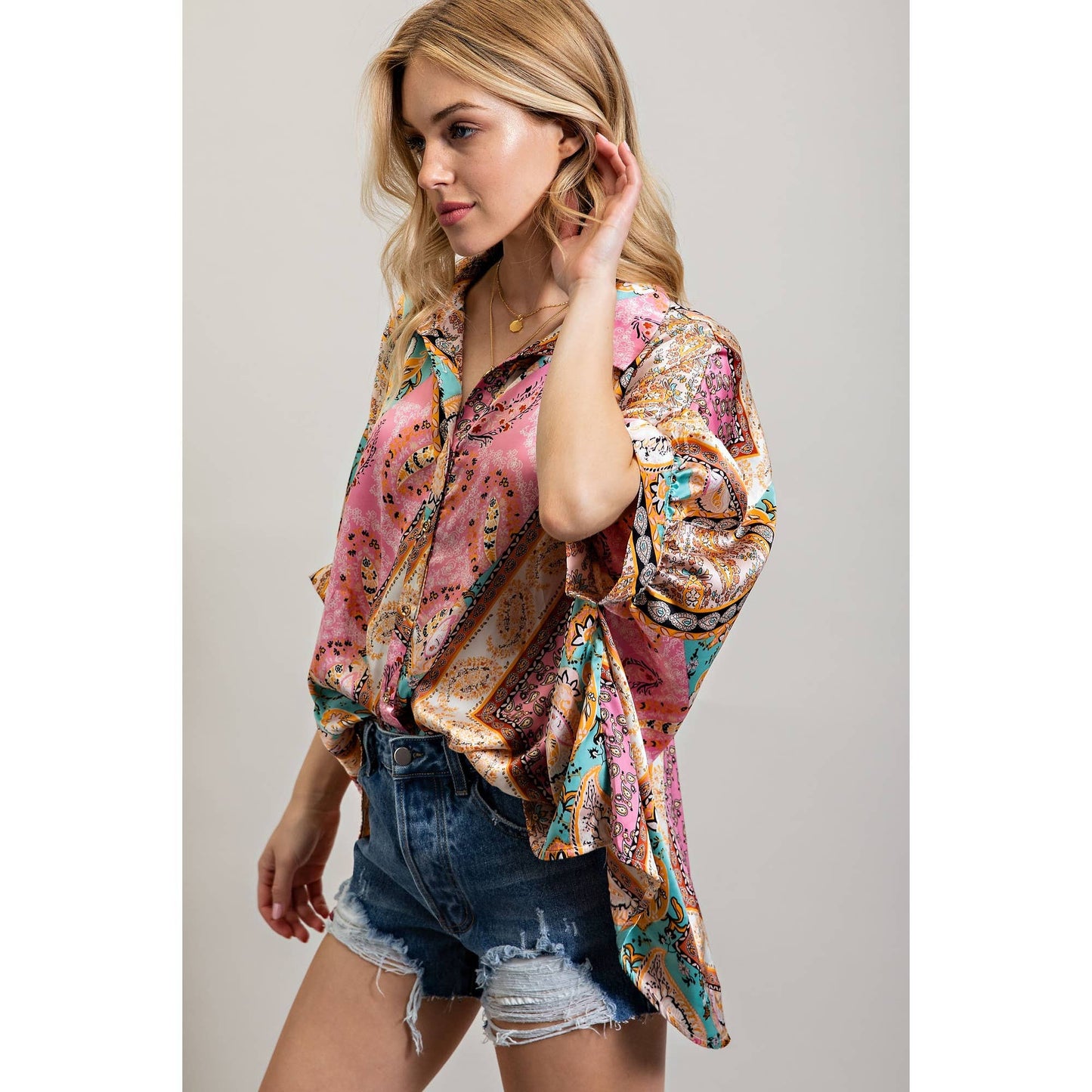 LIGHT SATIN PRINT BUTTON DOWN SHIRT