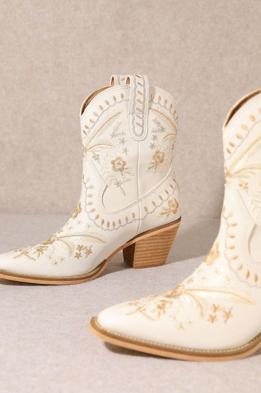 Corral Embroidered White Booties