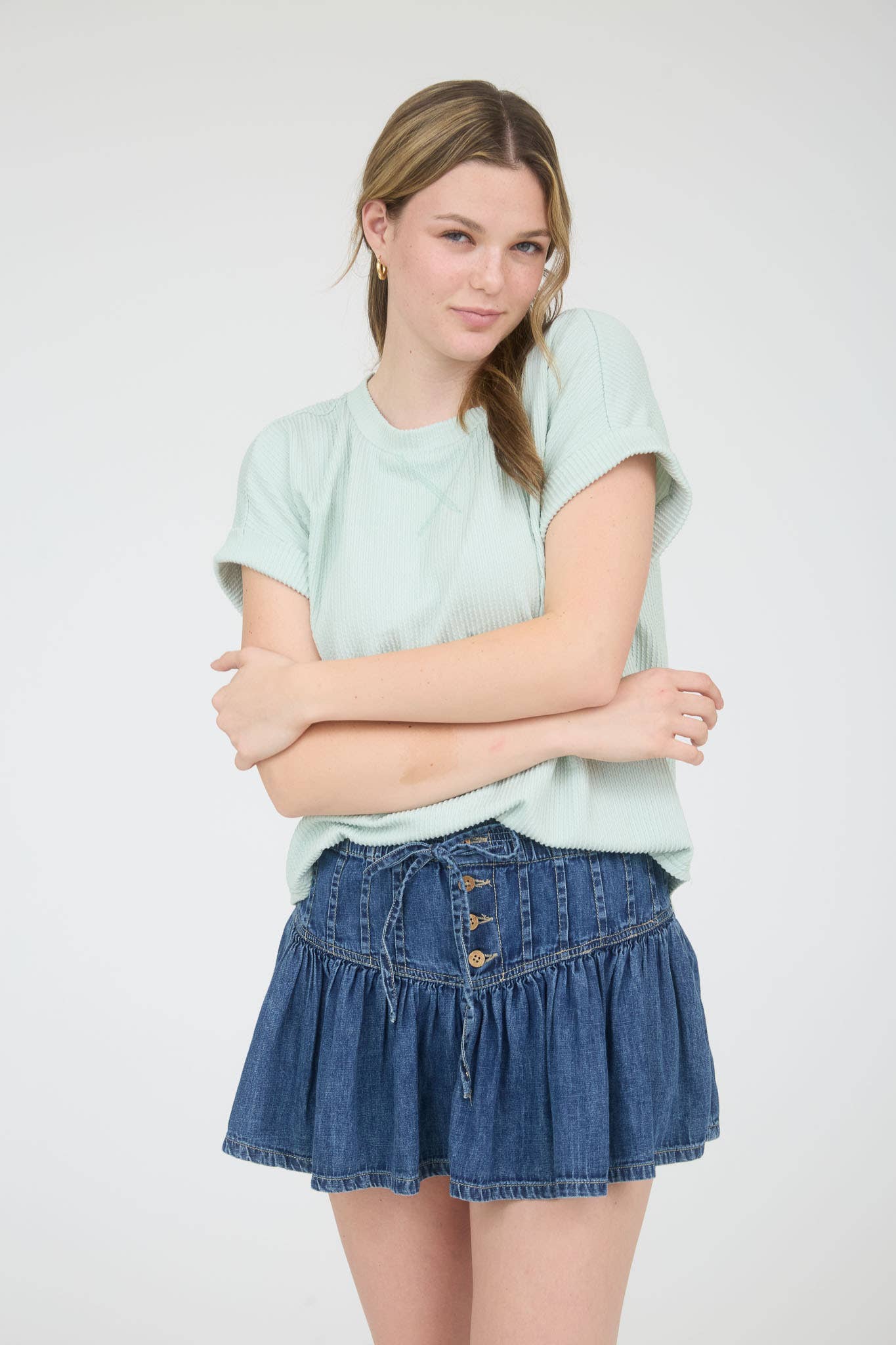 CREW NECK SHORT CUFF SLEEVE RIBBED KNIT TOP