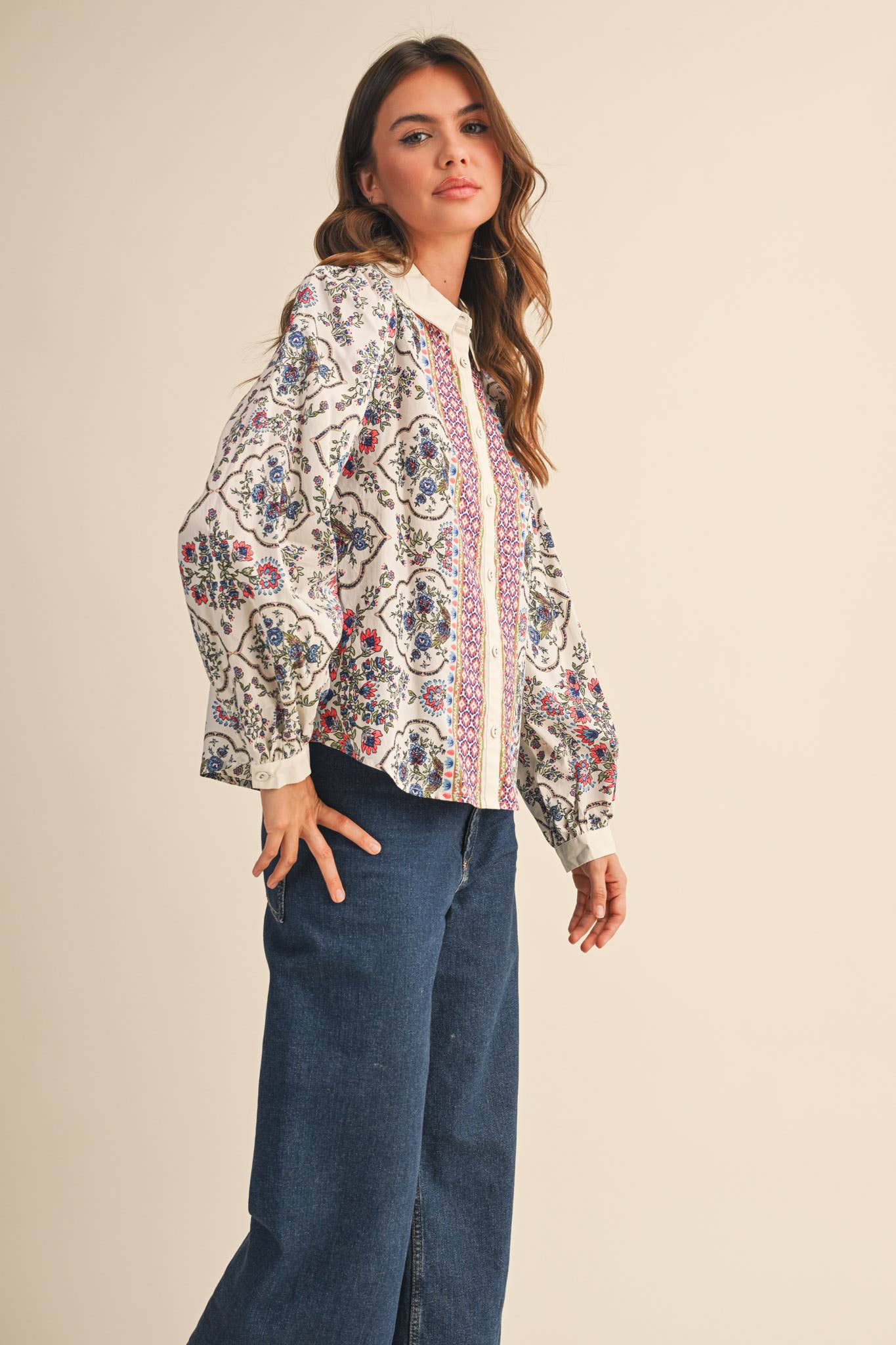 EXCLUSIVE FLORAL BORDER PRINT BUTTON UP TOP