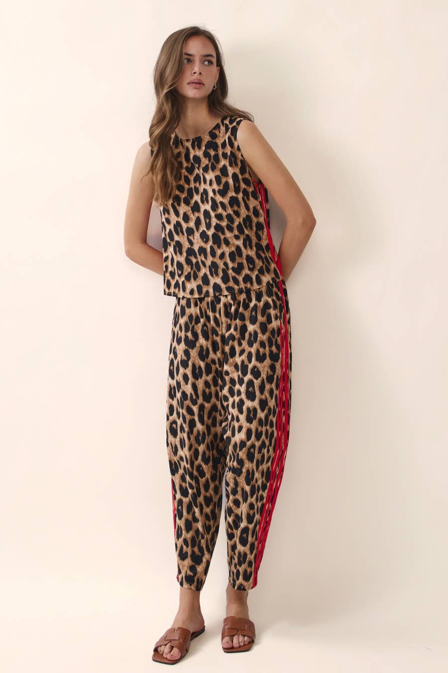 Leopard Printed Sleeveless Top And Barrel Pants Set