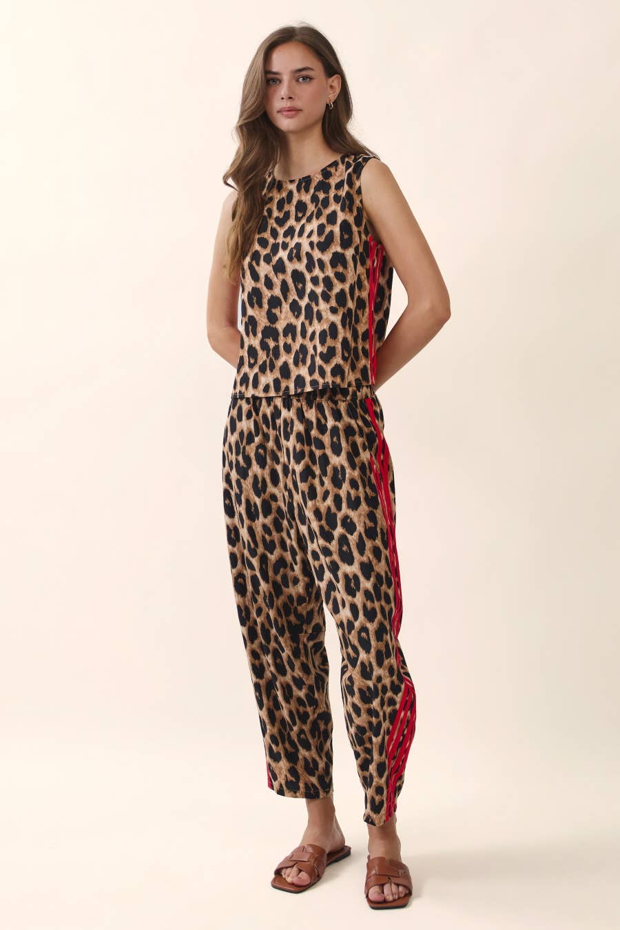 Leopard Printed Sleeveless Top And Barrel Pants Set