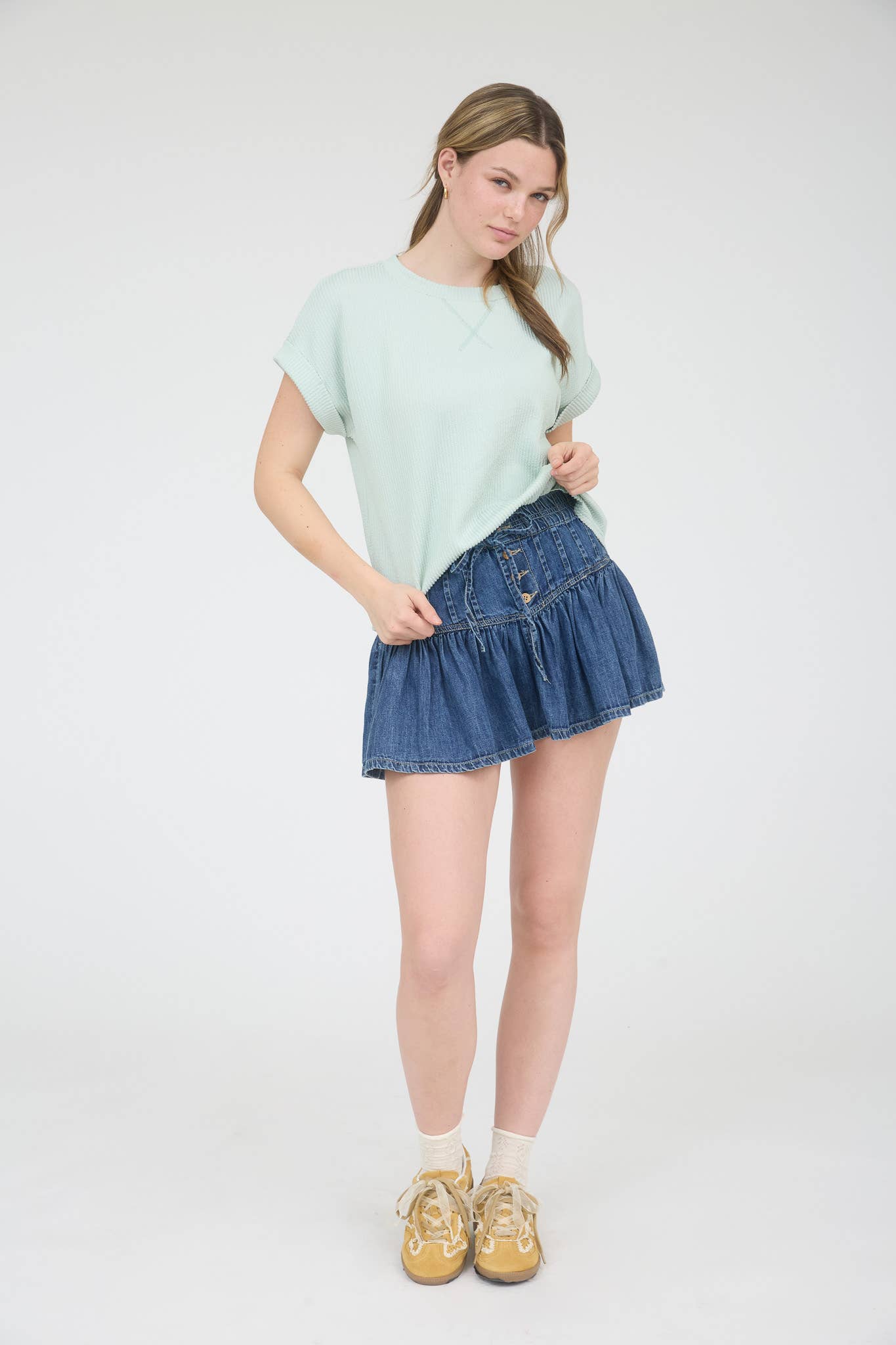 CREW NECK SHORT CUFF SLEEVE RIBBED KNIT TOP