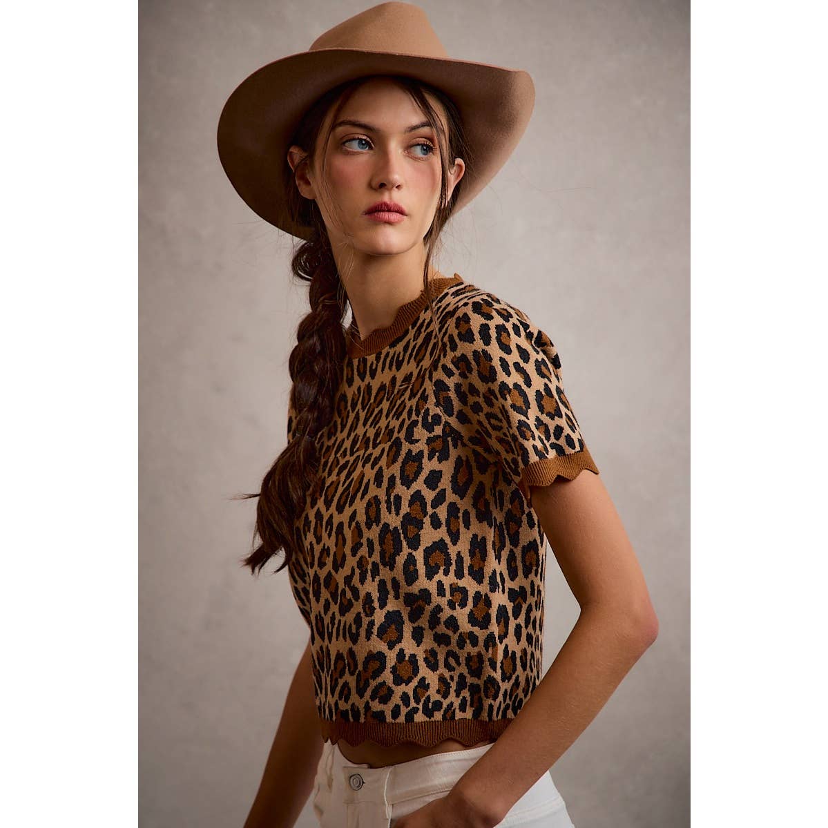LEOPARD PRINT SHORT SLEEVES SCALLOP RIB KNIT