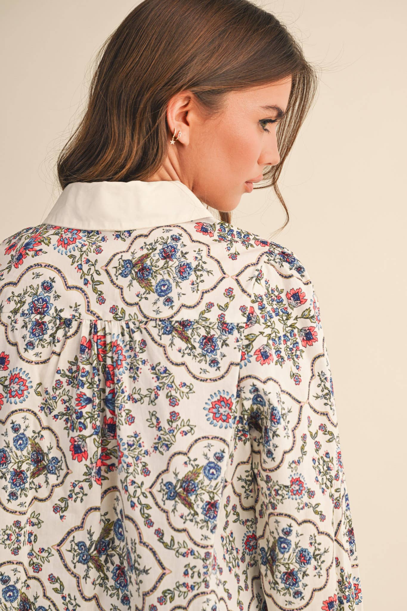 EXCLUSIVE FLORAL BORDER PRINT BUTTON UP TOP